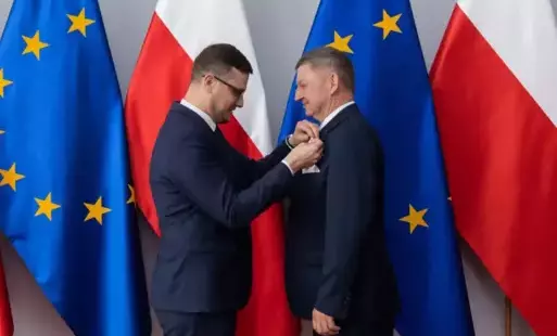Zdjęcie do Odznaka Honorowa za Zasługi dla Samorządu Terytorialnego dla W&oacute;jta Gminy Tłuchowo